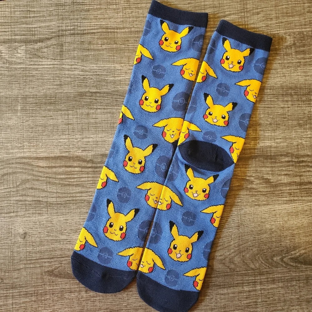 🍒🍒 Pokémon: Pikachu Crew Socks